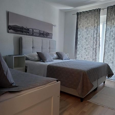 Studio Apartman Marija Traù Esterno foto