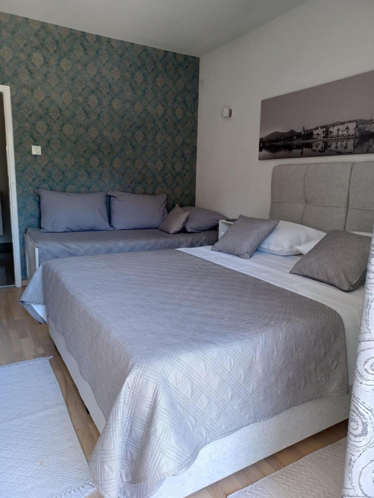 Studio Apartman Marija Traù Esterno foto